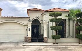 Casa Bonita Cerca De Zona Dorada